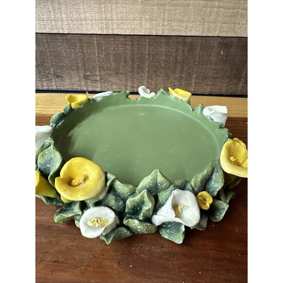 Calla Lillies 3 Wick Candle Holder - Picture 3 of 8